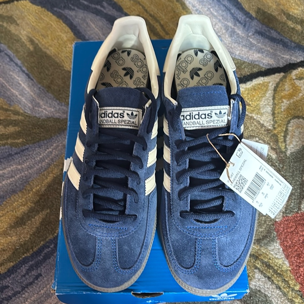 Brand NEW Adidas Unisex Handball Spezial INDIGO/CREAM/WHITE M8.5/W10 SOLD OUT